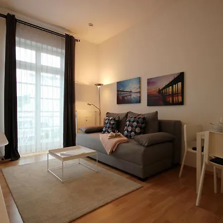 Altes Postamt By Rujana דירה בינץ