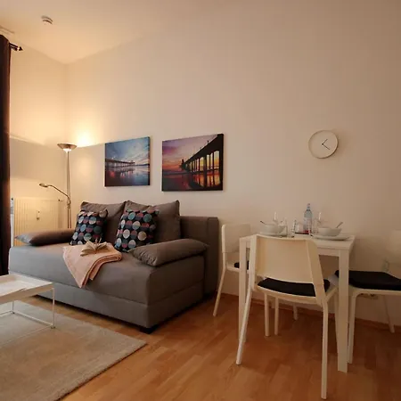 Altes Postamt By Rujana דירה בינץ