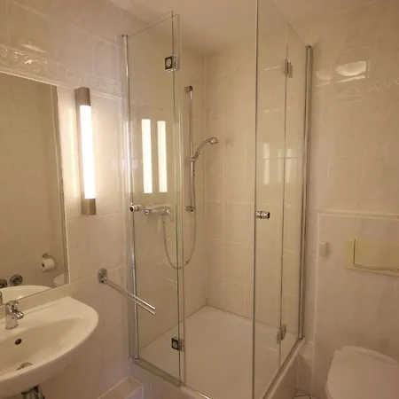 Altes Postamt By Rujana דירה בינץ